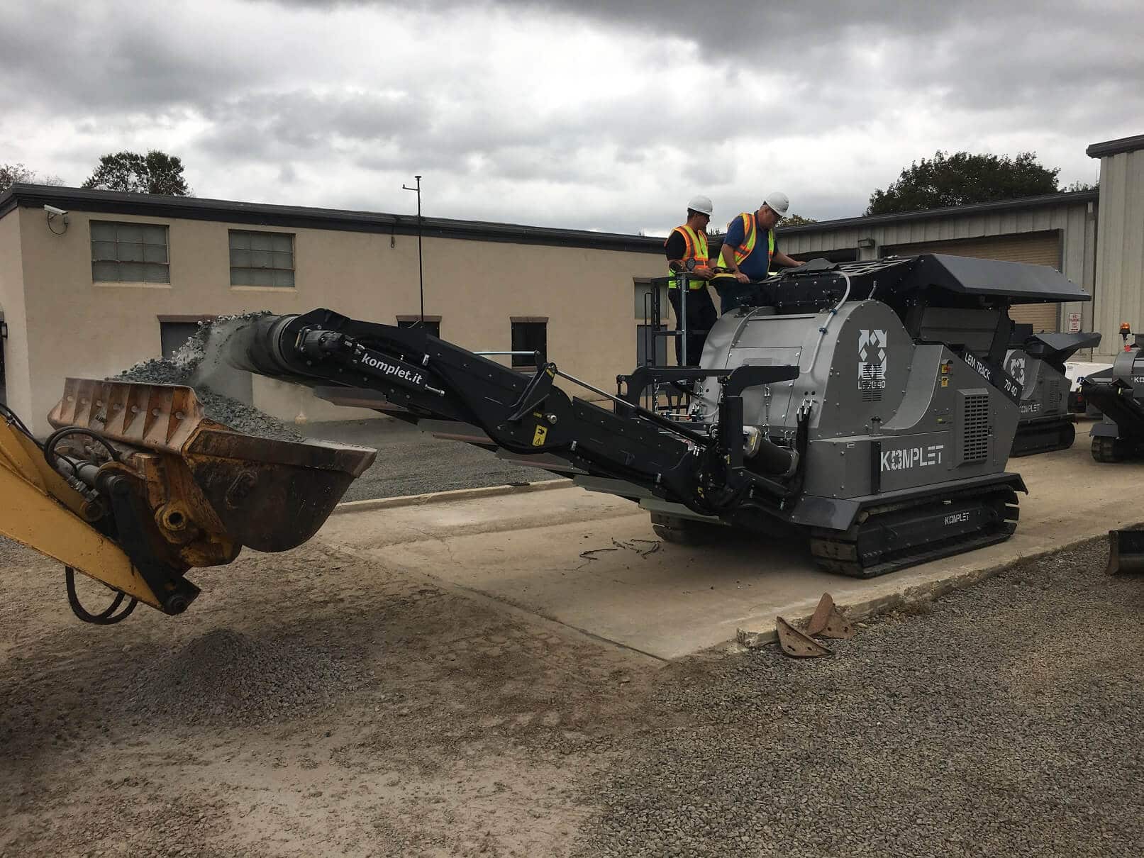 Komplet Equipment Dealers, Rental Houses, and EndUsers