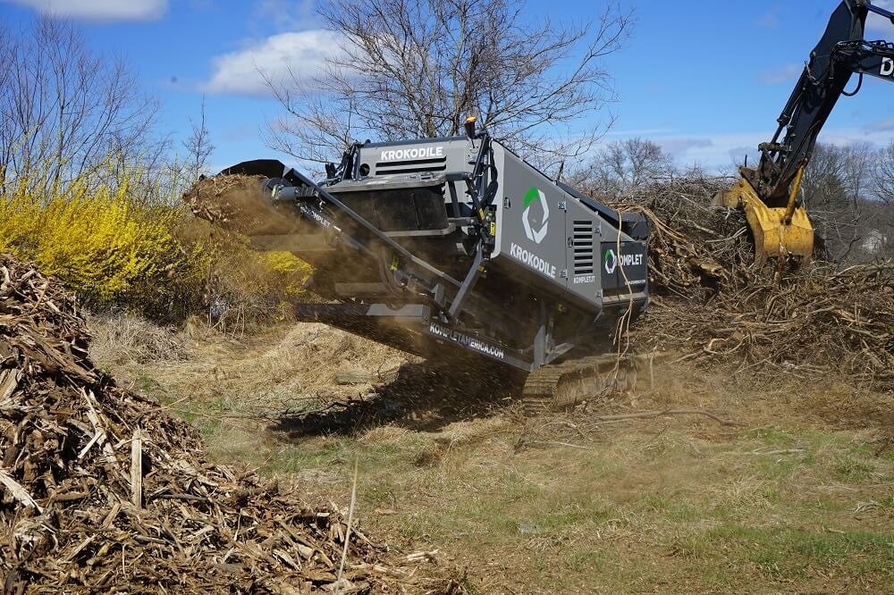 https://kompletamerica.com/wp-content/uploads/2020/06/krokodile-shredder-processing-wood-brush-komplet-north-america.jpg