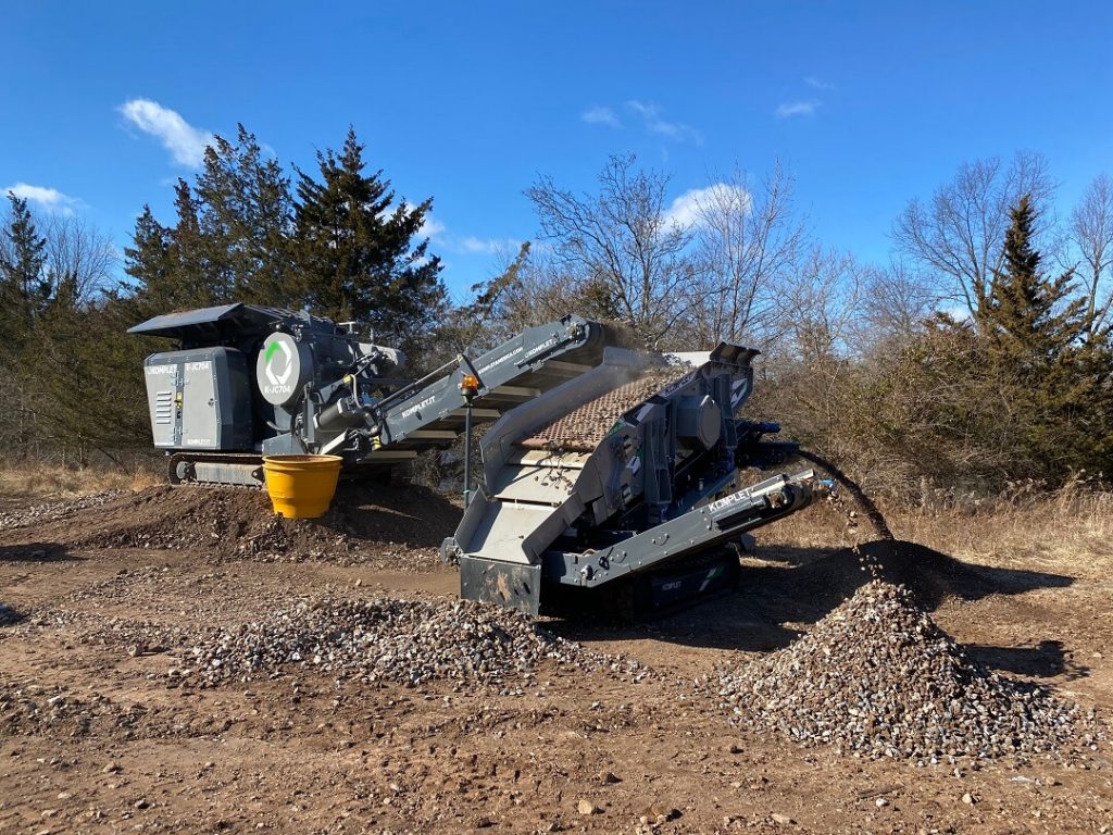 Asphalt Crusher & Screener - Komplet America