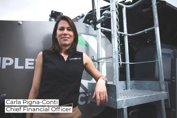 carla-pigna-chief-financial-officer-komplet